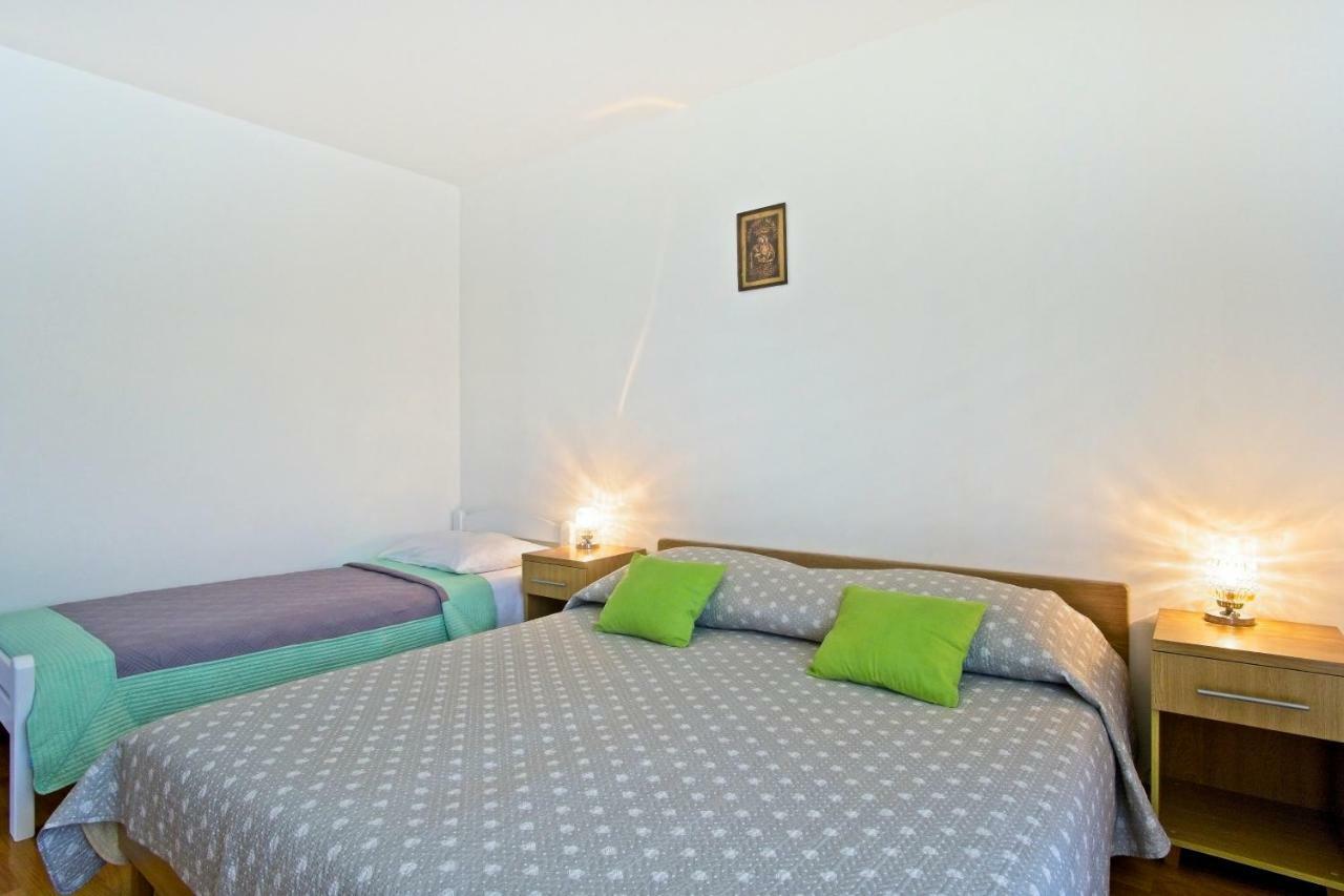 Apartment Chiara Martinscica Exterior foto